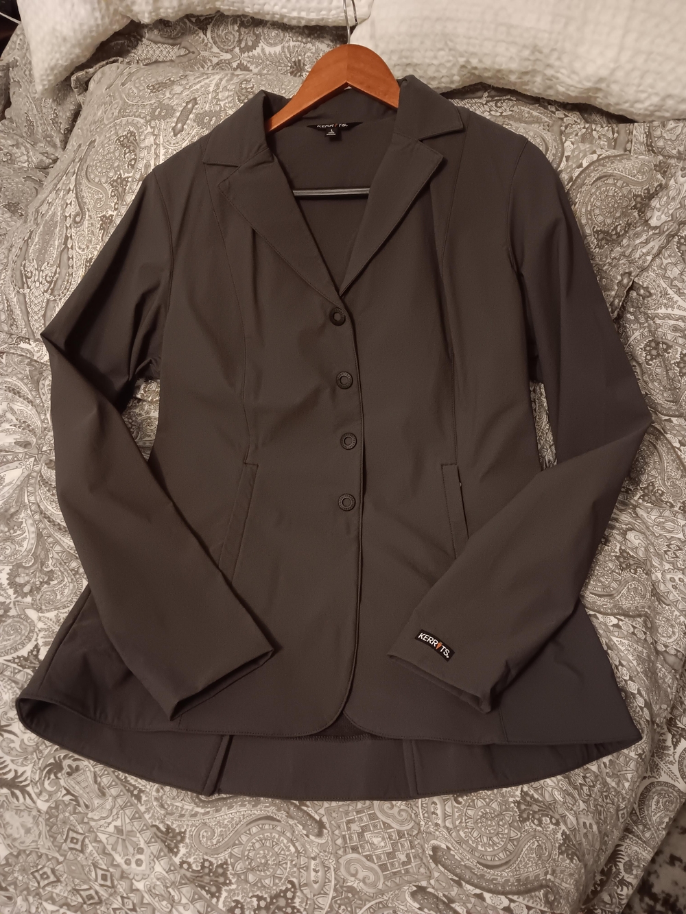 Kerrits Women's Charcoal Gray Softshell Show Jacket. NWOT!!!